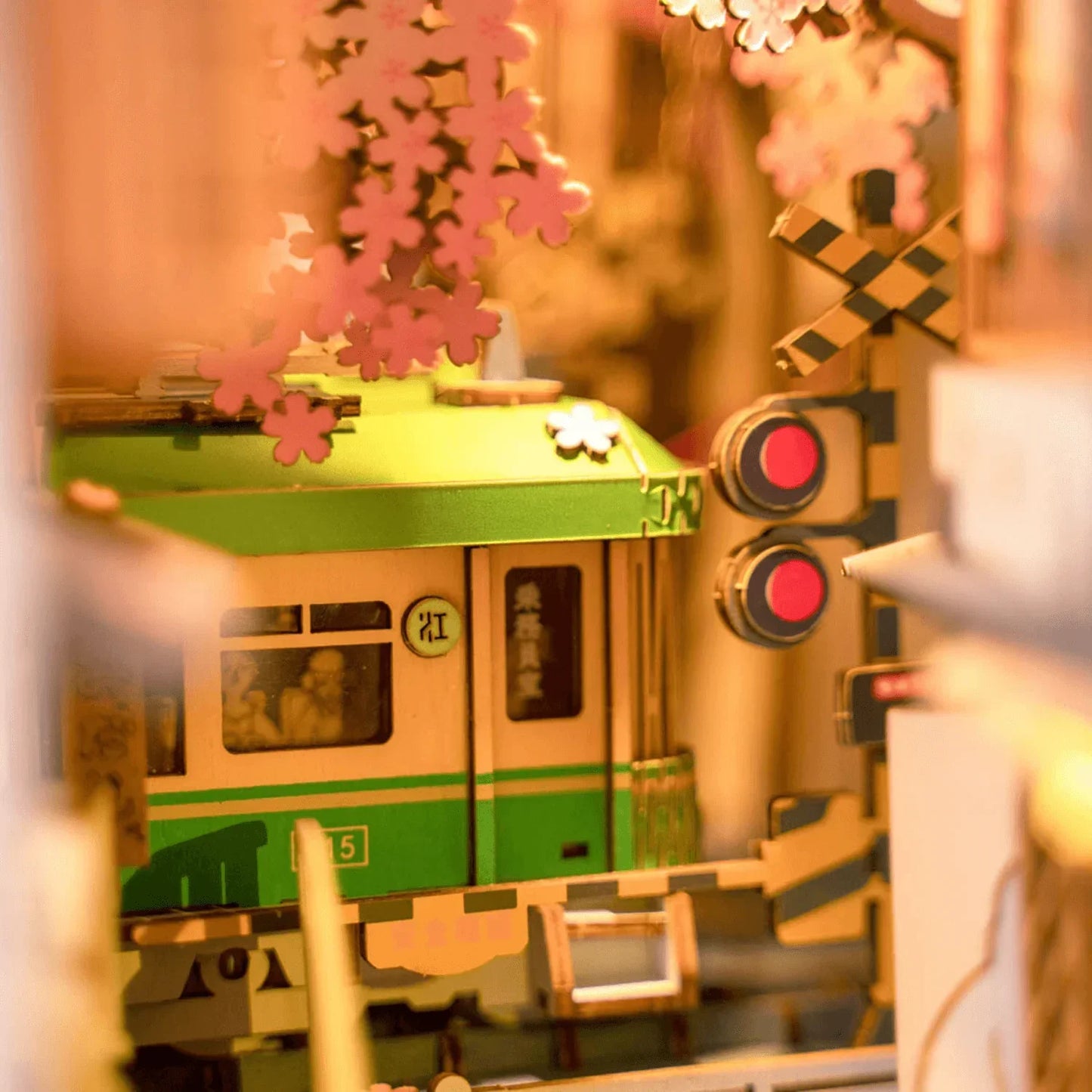 Sakura Densya - a magical diorama with a Japanese soul