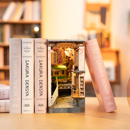 Sakura Densya - a magical diorama with a Japanese soul